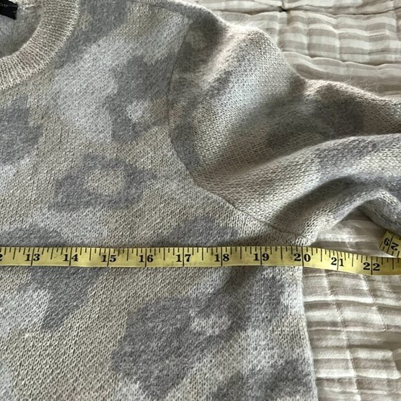 RAG & BONE Gray Leopard Print Mohair Alpaca Sweater Sz S Old Money Quiet Luxury - Picture 7 of 9